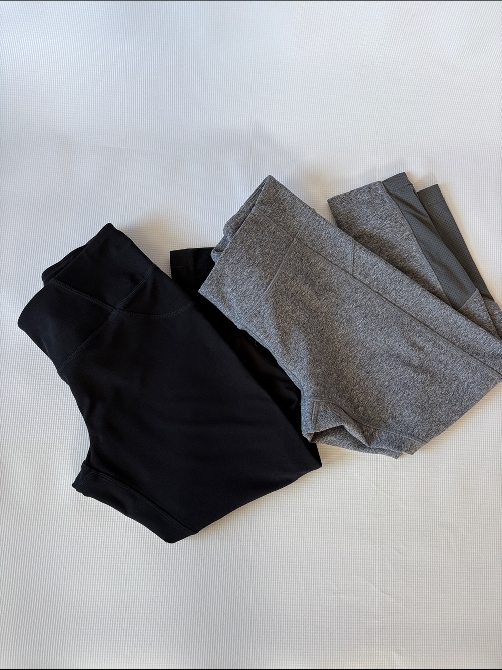 MPG CAPRI LEGGINGS SIZE MEDIUM 2 pairs